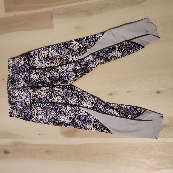 🔻Lululemon Wunder Under Tights HR Crop 23"  Floral Size 8 - Picture 2 of 7